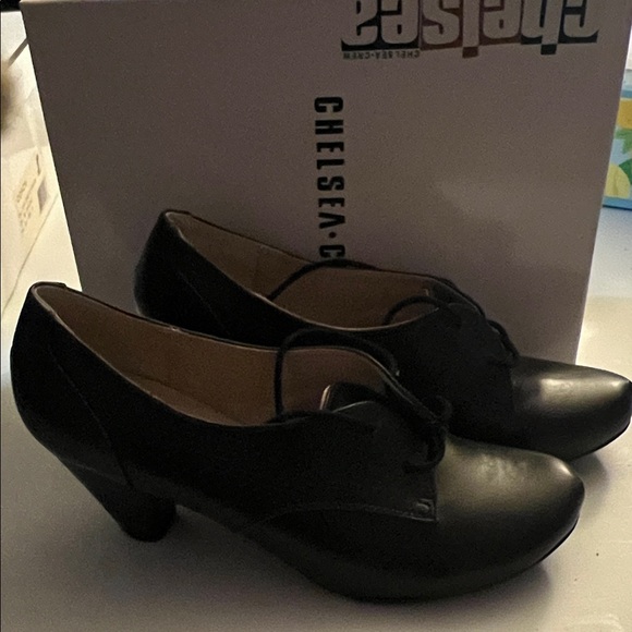 Chelsea Crew Women's sz9 Black bootie w/heel - Picture 4 of 5